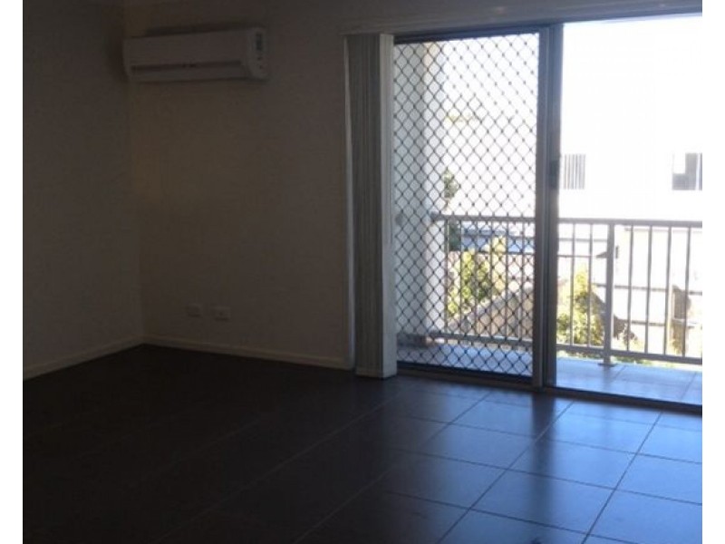 Unit 12 / 1 Cristaldi Ave, Underwood QLD 4119