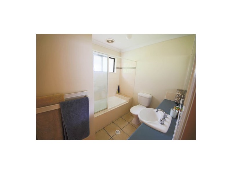 25 Hogan Place, Seventeen Mile Rocks QLD 4073