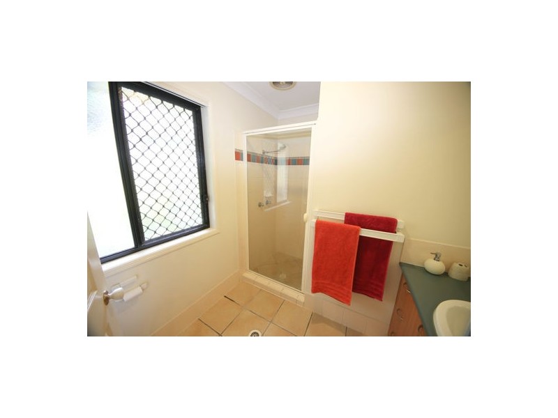 25 Hogan Place, Seventeen Mile Rocks QLD 4073
