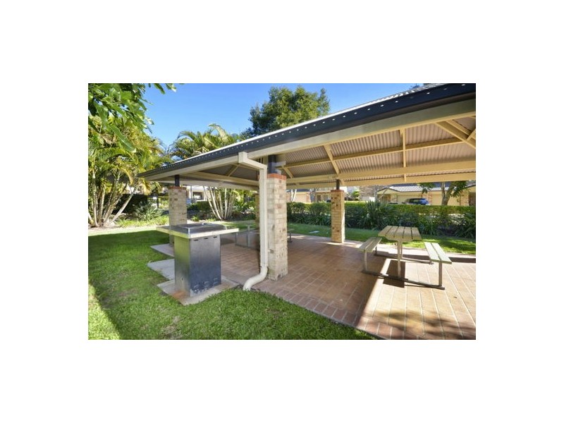 25 Hogan Place, Seventeen Mile Rocks QLD 4073