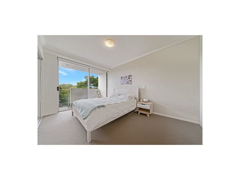 6202/12 Executive Drive, Burleigh Waters QLD 4220