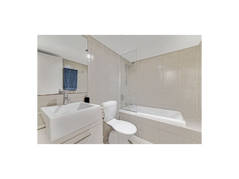 6202/12 Executive Drive, Burleigh Waters QLD 4220
