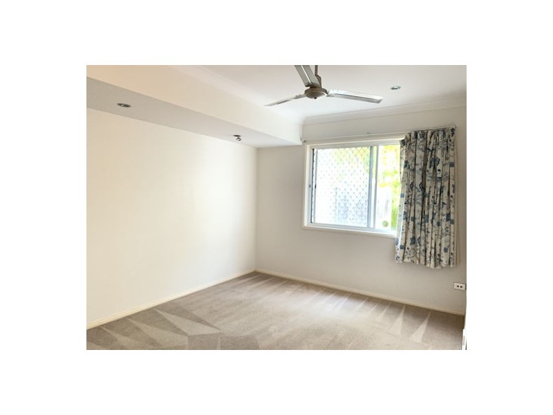 2/14 Kensington Pl, Birkdale QLD 4159