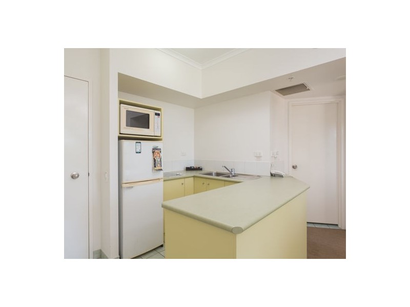 402 46-52 Pacific Street, Main Beach QLD 4217