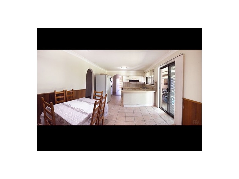 64 Donnington Street, Carindale QLD 4152