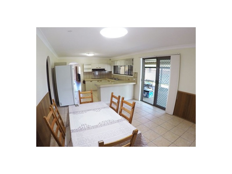 64 Donnington Street, Carindale QLD 4152