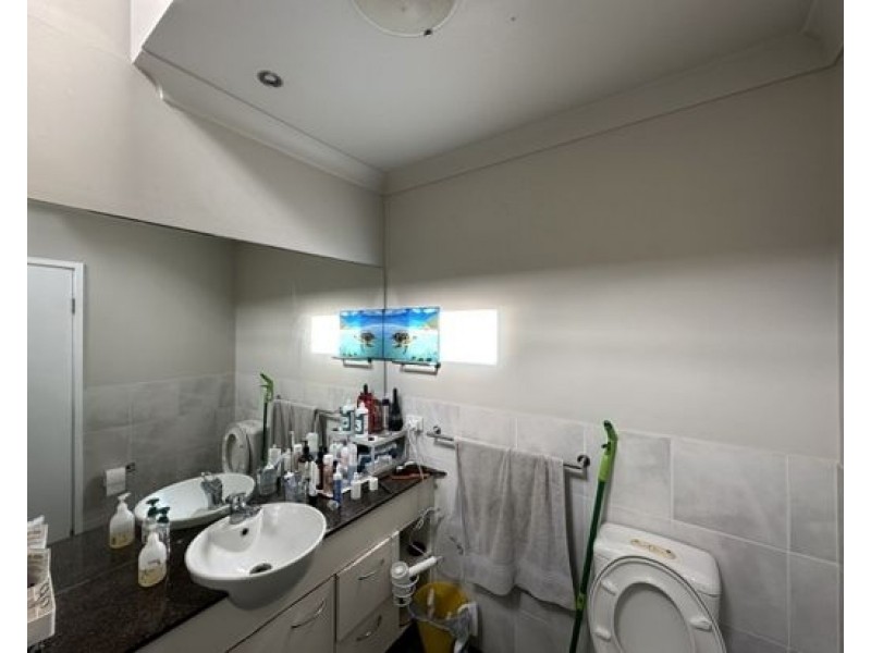 2 Geraldton Drive, Varsity Lakes QLD 4227