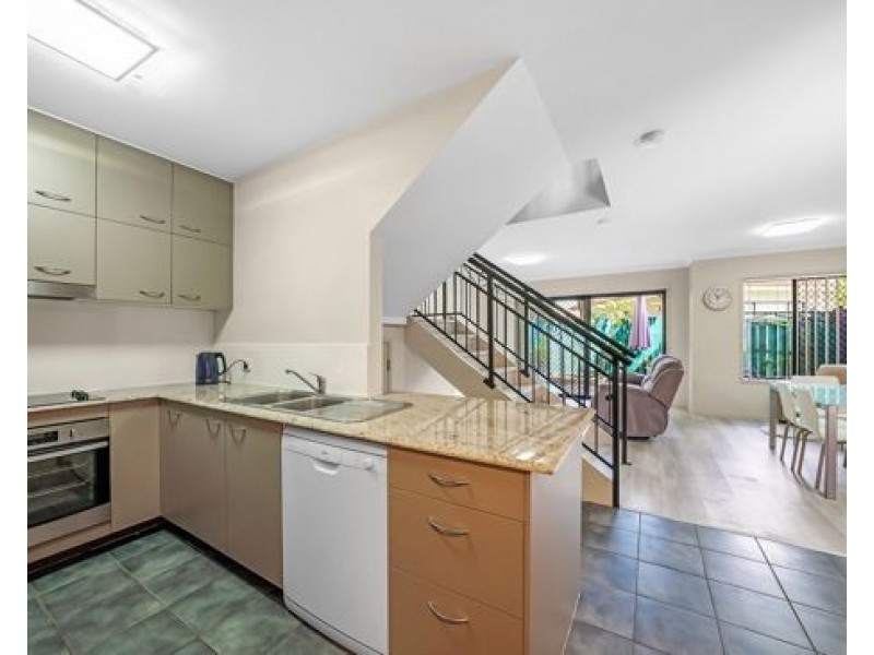 10/2 Geraldton Drive, Varsity Lakes QLD 4227
