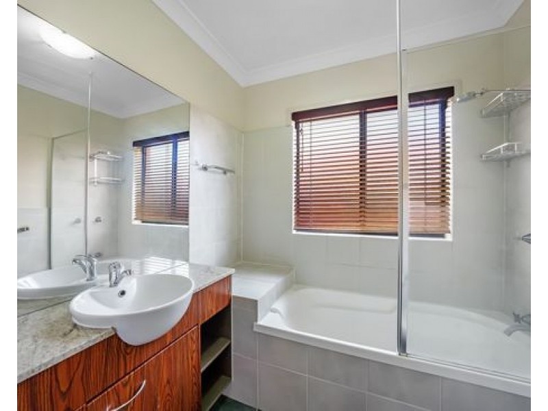 10/2 Geraldton Drive, Varsity Lakes QLD 4227