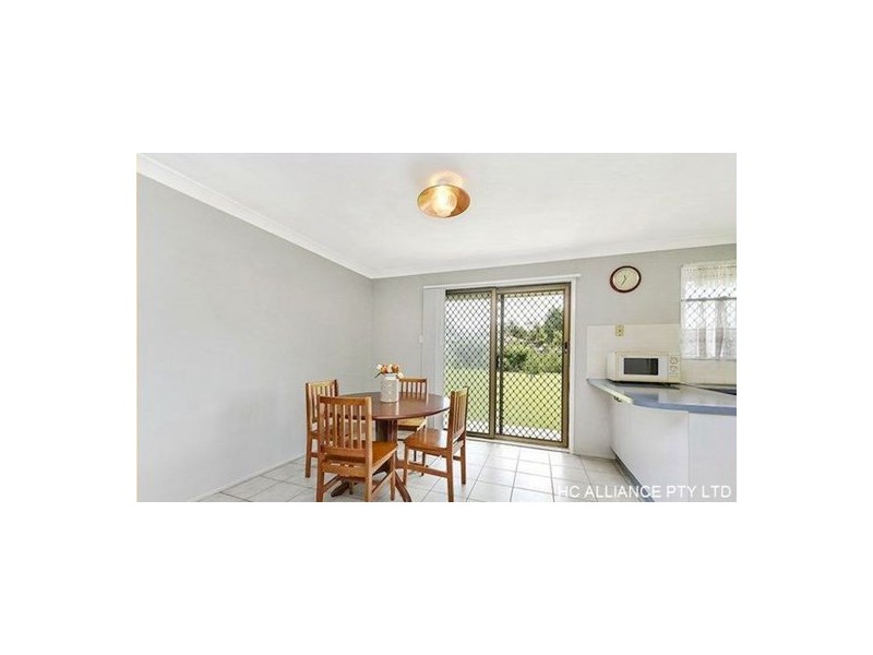28 PARKROYAL CRESCENT, Regents Park QLD 4118