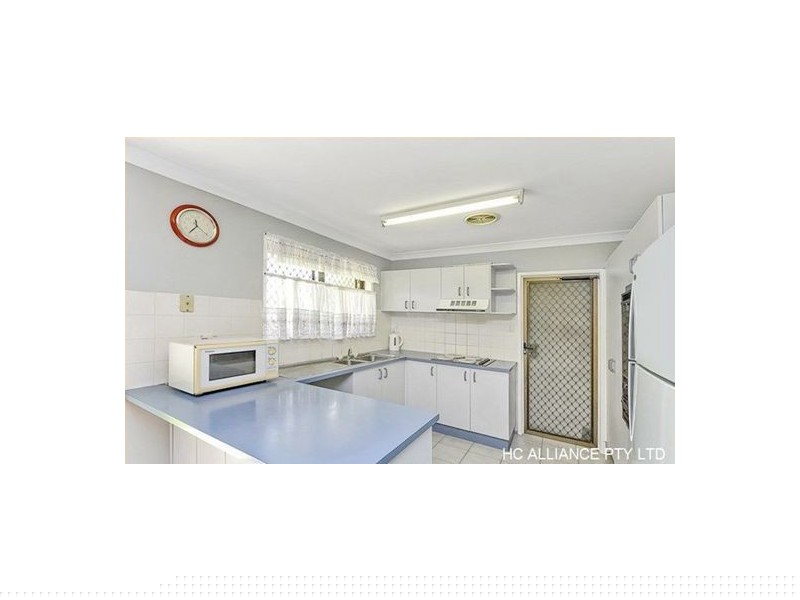 28 PARKROYAL CRESCENT, Regents Park QLD 4118