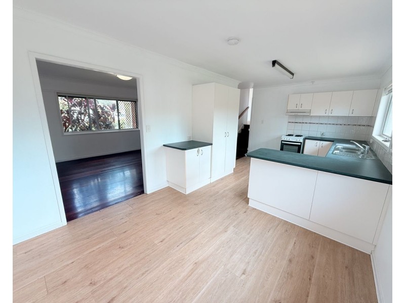 17 Nakina Street, Southport QLD 4215