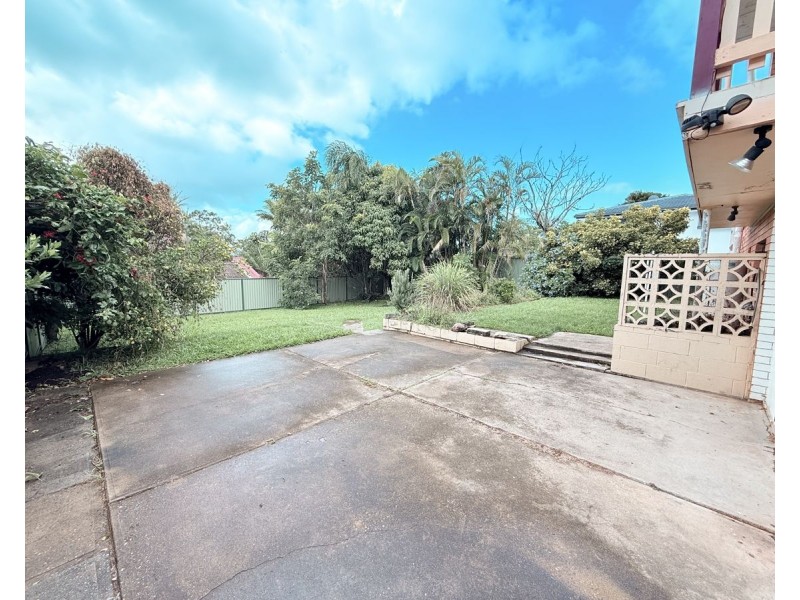 17 Nakina Street, Southport QLD 4215
