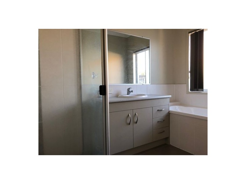 38 Langham Crescent, North Lakes QLD 4509