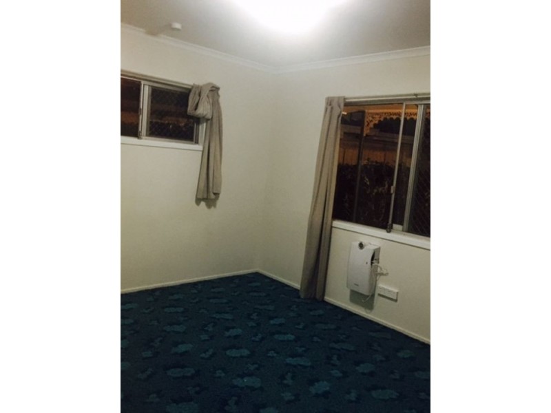 3 BENAUD ST, Macgregor QLD 4109