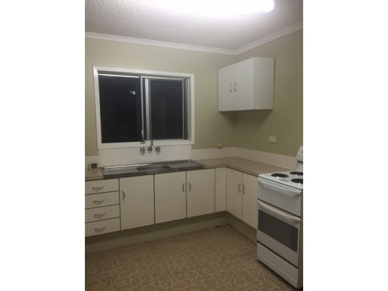 3 BENAUD ST, Macgregor QLD 4109