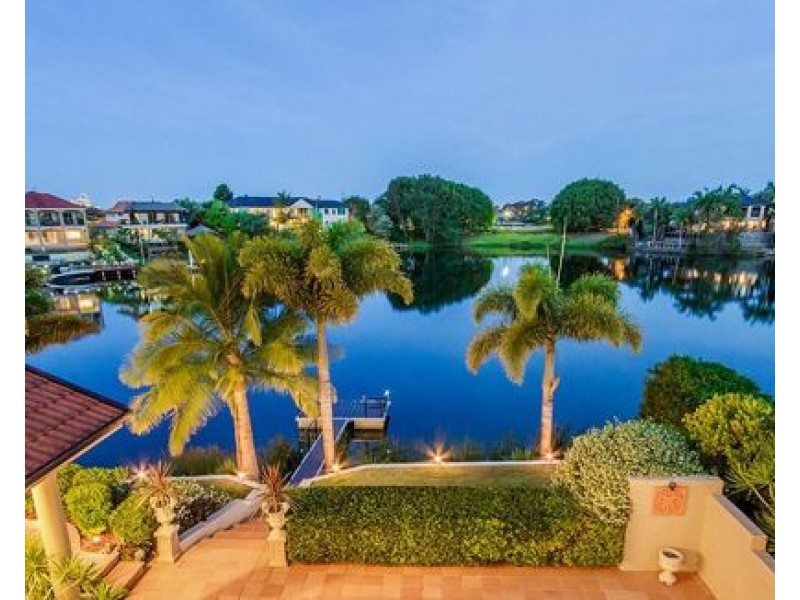 10 Staysail Crescent, Clear Island Waters QLD 4226