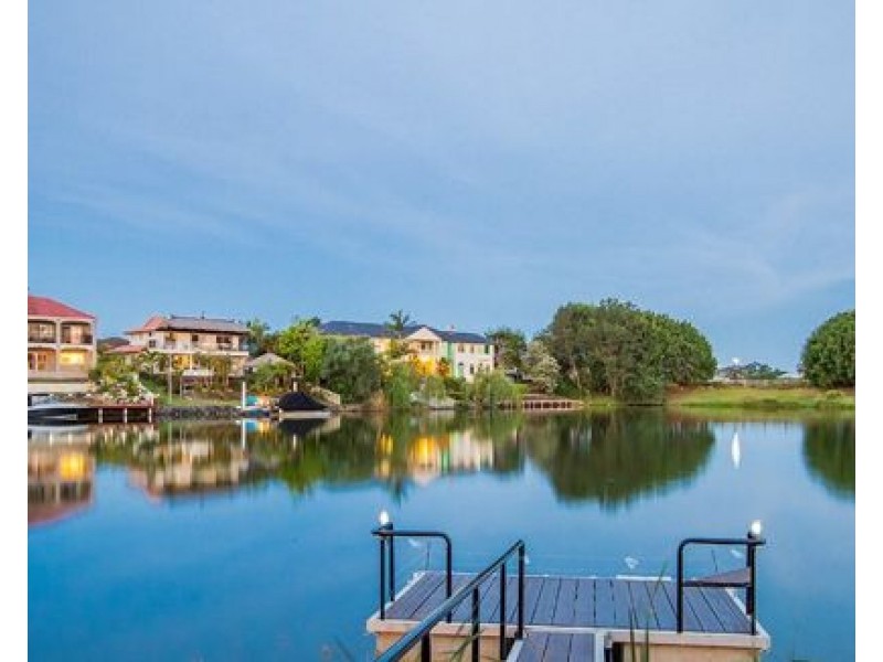10 Staysail Crescent, Clear Island Waters QLD 4226