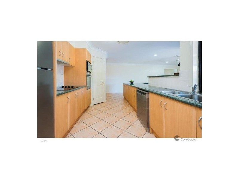 1 Ardennes Close, Mansfield QLD 4122