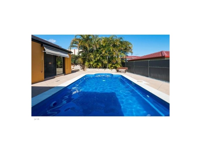 1 Ardennes Close, Mansfield QLD 4122