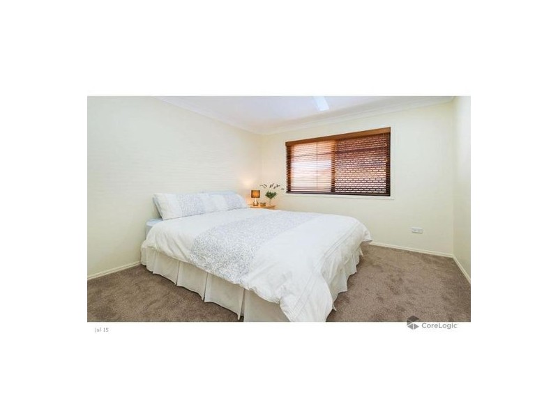 1 Ardennes Close, Mansfield QLD 4122