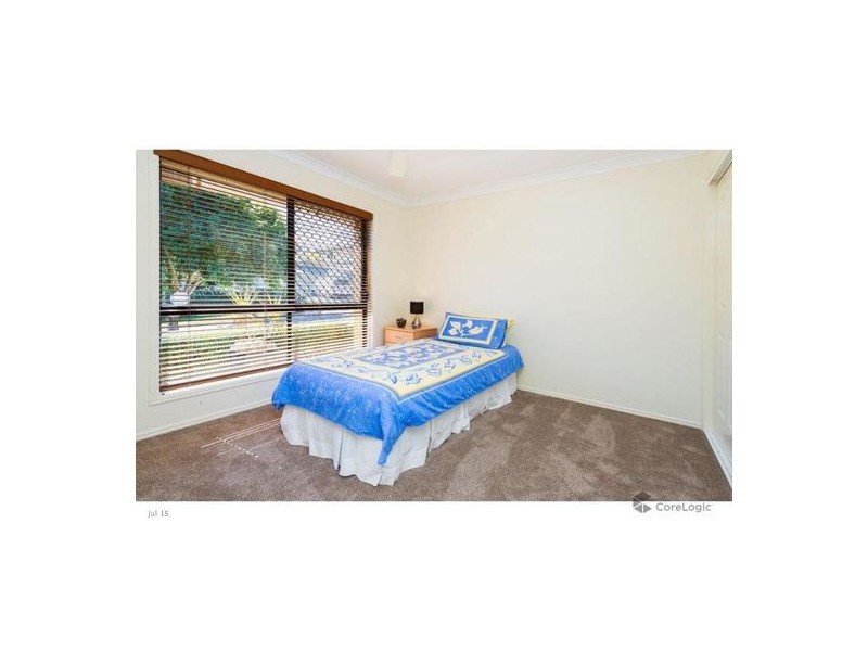 1 Ardennes Close, Mansfield QLD 4122