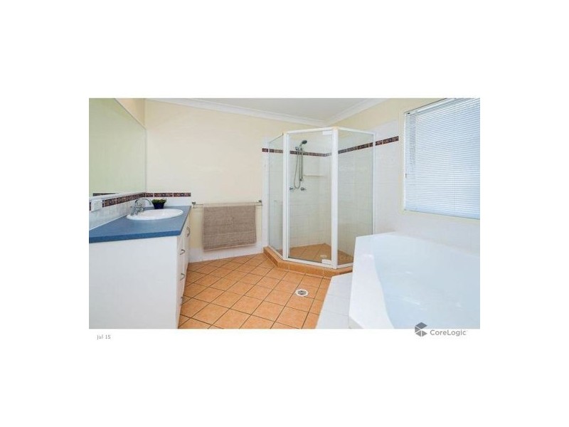 1 Ardennes Close, Mansfield QLD 4122