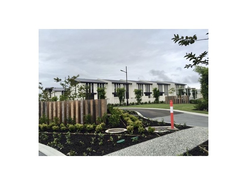 18 126 Marina Quays, Hope Island QLD 4212