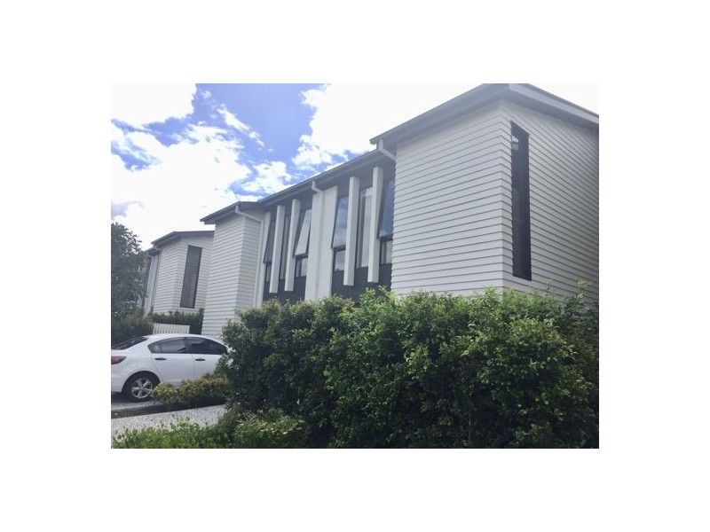 18 126 Marina Quays, Hope Island QLD 4212