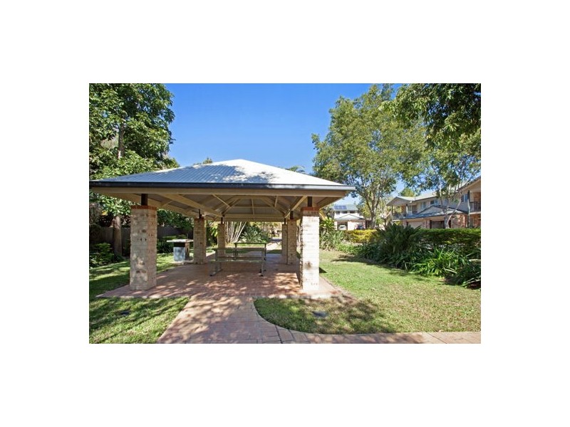 25 Hogan Place, Seventeen Mile Rocks QLD 4073