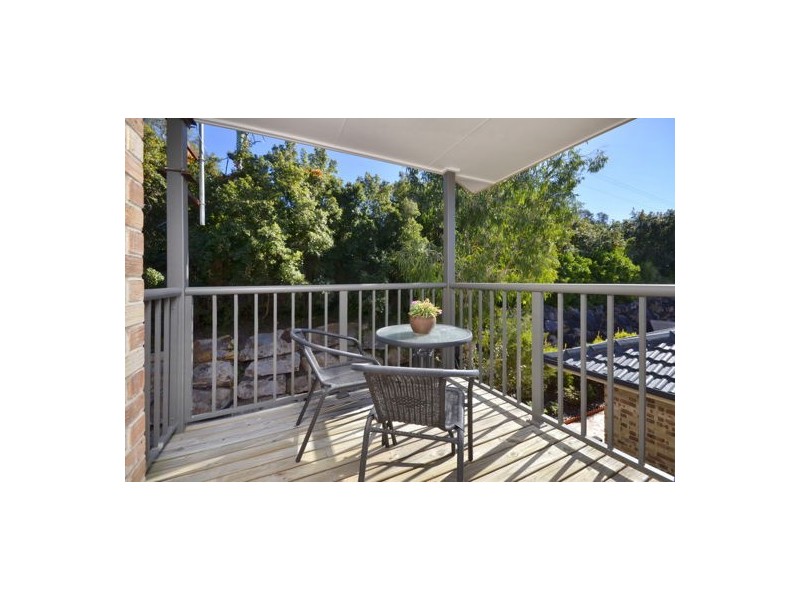 25 Hogan Place, Seventeen Mile Rocks QLD 4073