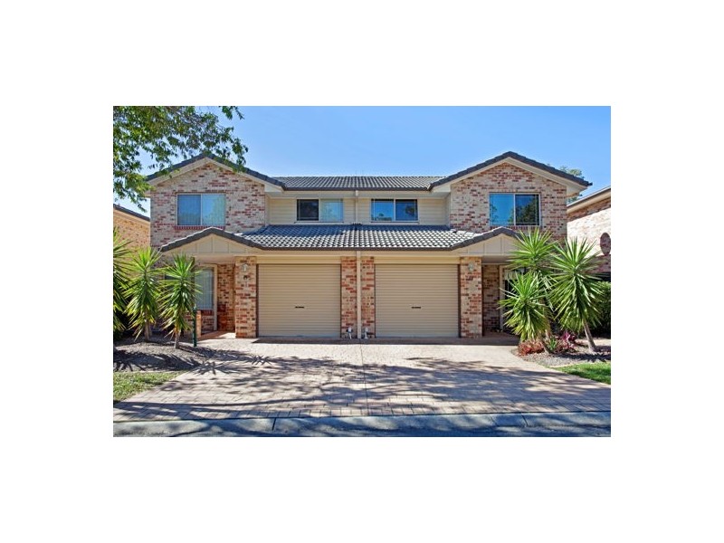 25 Hogan Place, Seventeen Mile Rocks QLD 4073