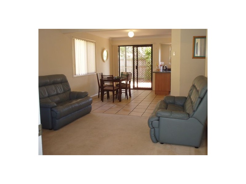 25 Hogan Place, Seventeen Mile Rocks QLD 4073