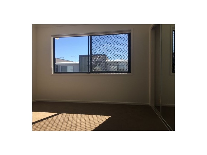 34 /4 Lewis Place, Manly West QLD 4179