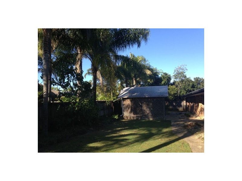 4 Cumberland Drive, Varsity Lakes QLD 4227