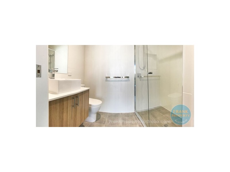 4/1210 Logan Road, Holland Park West QLD 4121