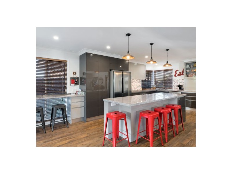 27 Grandview Place, Carindale QLD 4152