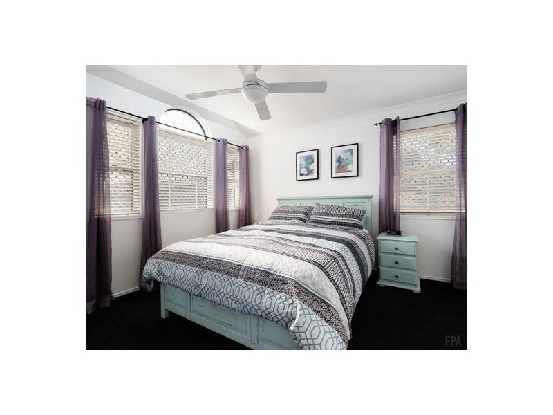 27 Grandview Place, Carindale QLD 4152