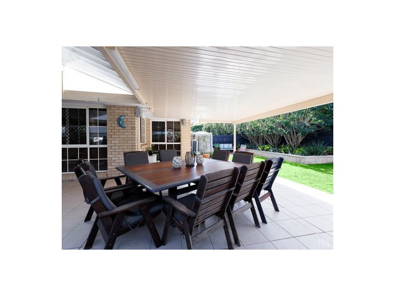 27 Grandview Place, Carindale QLD 4152