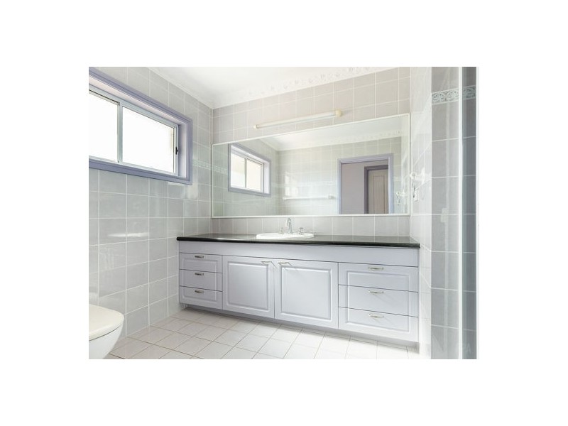 5 Trafalgar Place, Carindale QLD 4152