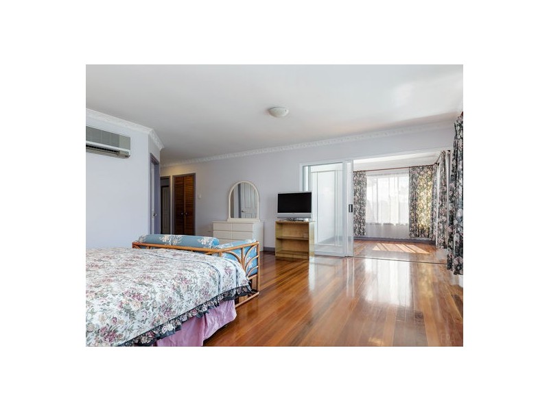 5 Trafalgar Place, Carindale QLD 4152