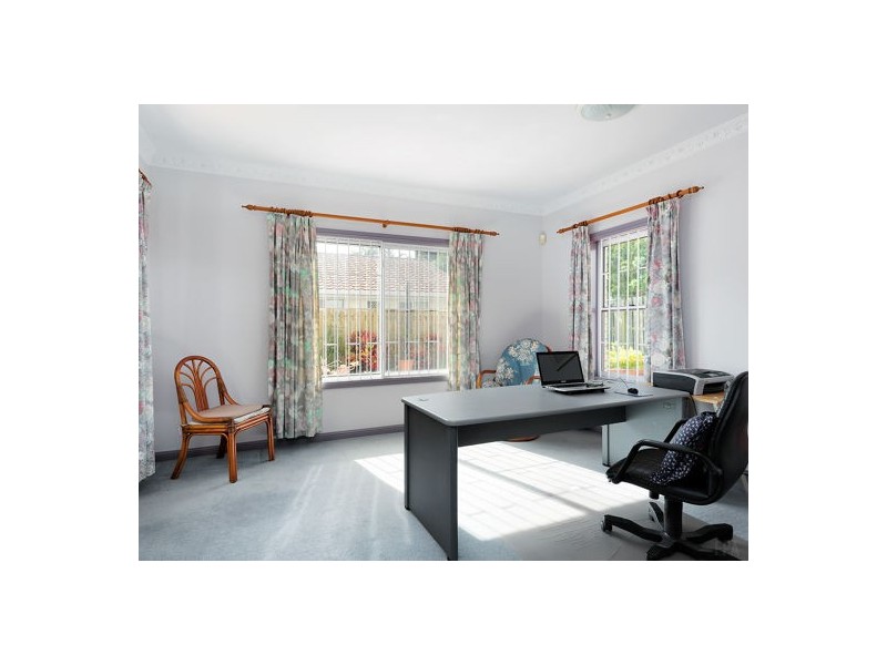 5 Trafalgar Place, Carindale QLD 4152