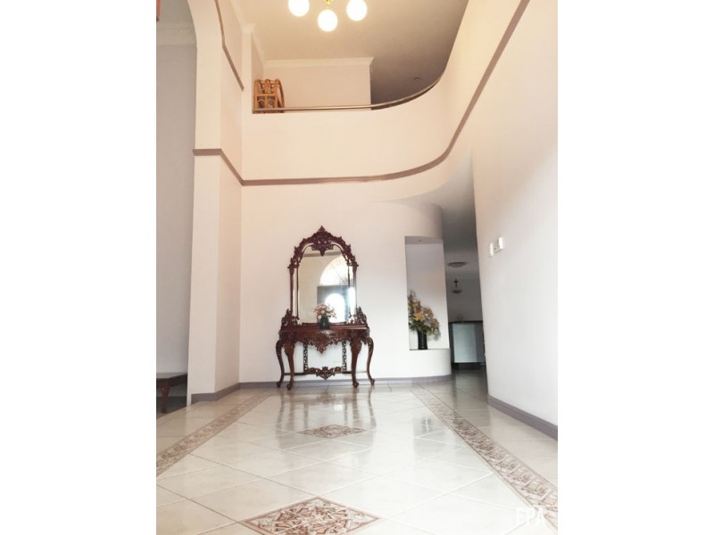 5 Trafalgar Place, Carindale QLD 4152