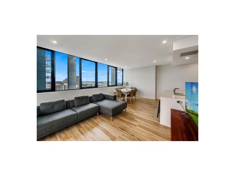 2101/2 Como Cres, Southport QLD 4215