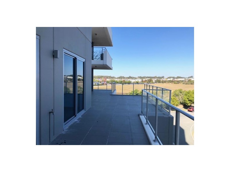 104 43 Harbour Drive,, Biggera Waters QLD 4216