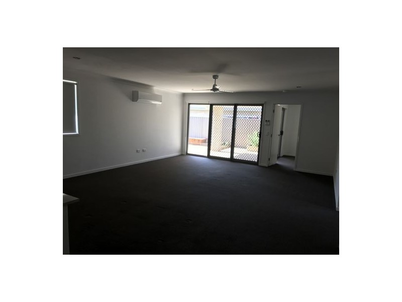 1 15-23 Redondo ST, Ningi QLD 4511