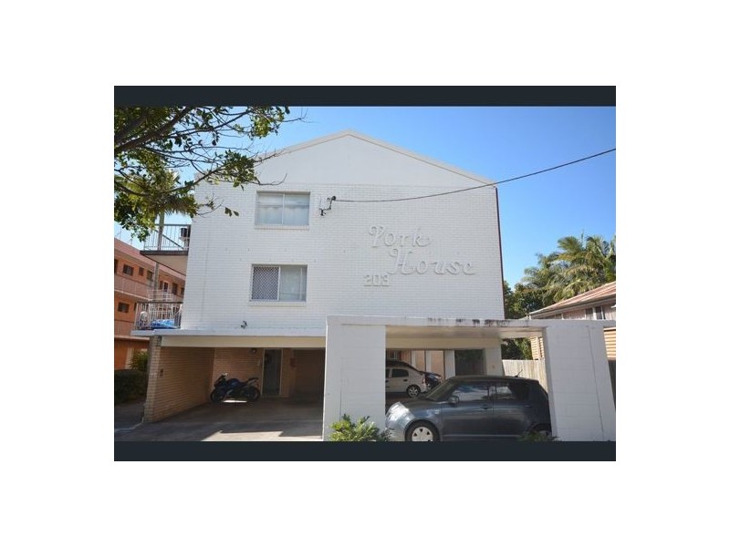 4/203 Scarborough Street, Southport QLD 4215