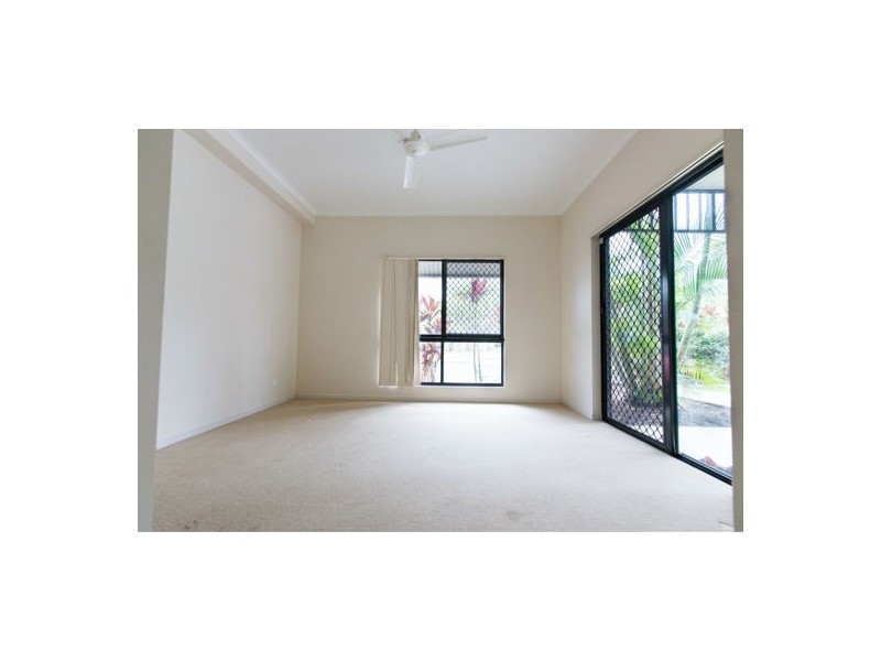 2-16 Fair weather Road, Redlynch QLD 4870