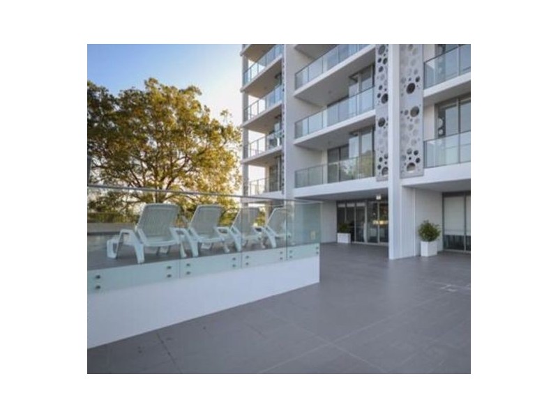 1110/17 Bath St, Labrador QLD 4215