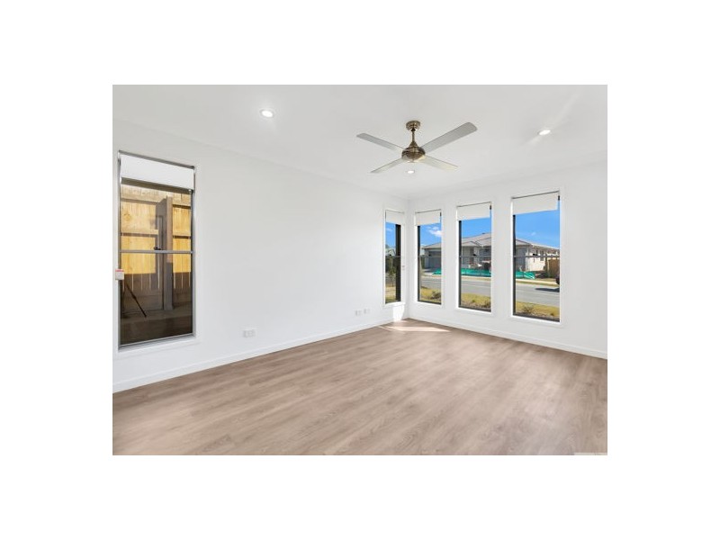 15 Stringybark Street, Spring Mountain QLD 4124